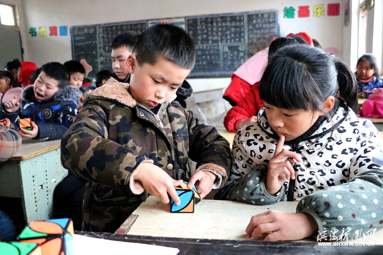 老約翰公益繪本館實(shí)施“愛(ài)心樹，小種子”公益項(xiàng)目