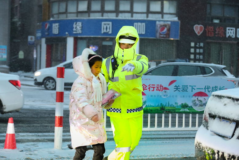 我縣出現(xiàn)低溫雨雪冰凍天氣