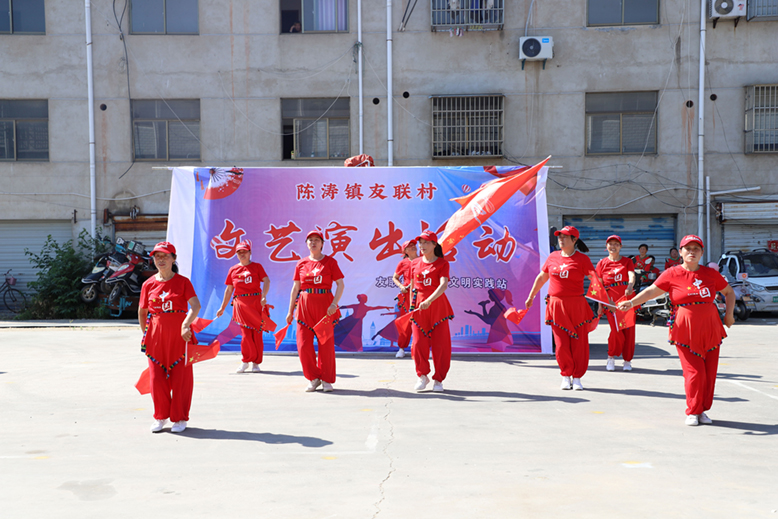 陳濤鎮(zhèn)舉辦廣場(chǎng)舞文藝匯演